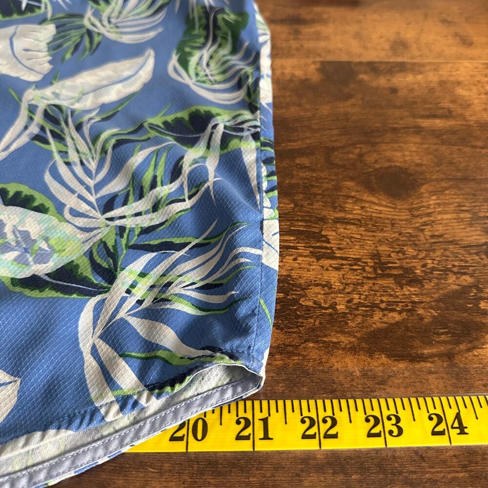 Tommy Bahama Camp Shirt Silk Blend Medium Hawaiian Floral Vacation Travel EUC - Picture 6 of 7
